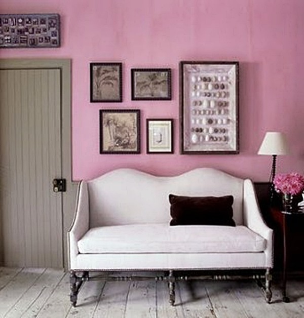 parede rosa com sofá romântico