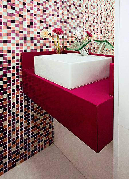 lavabo ou banheiro pequeno