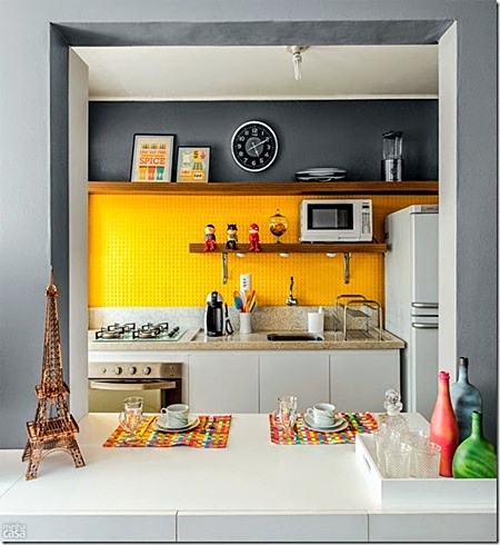Cozinha cinza e amarela