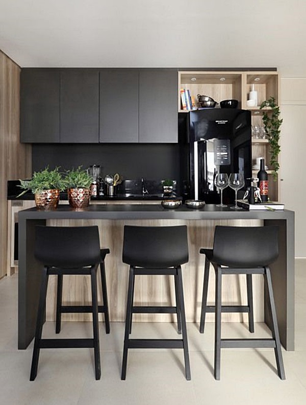 cozinha pequena- preto e madeira