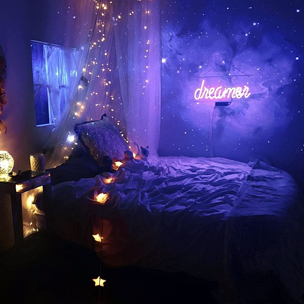 quarto com luzinhas e neon