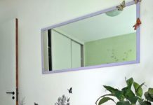quarto com papel de parede