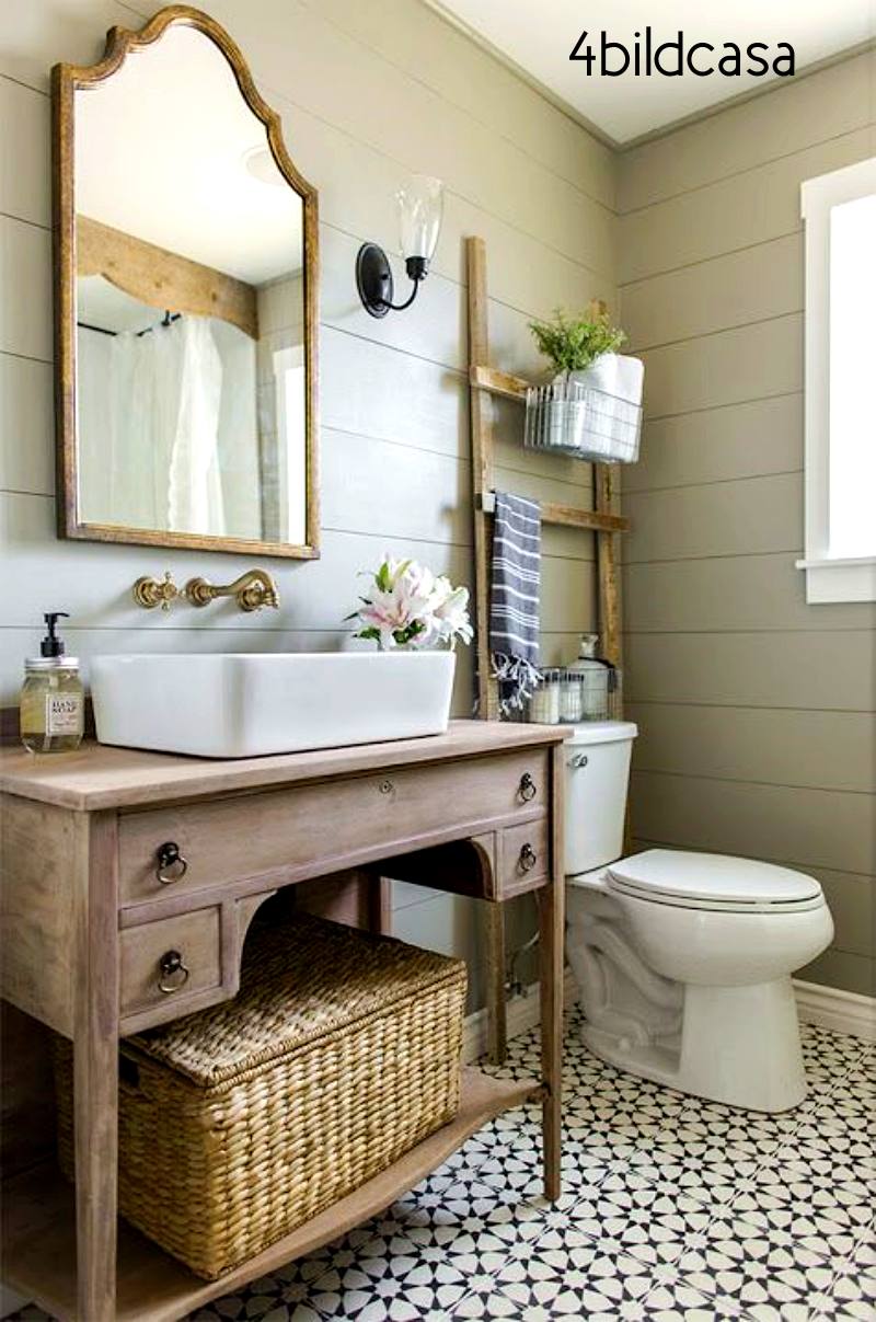 banheiro usando o verde - madeira e estilo romântico