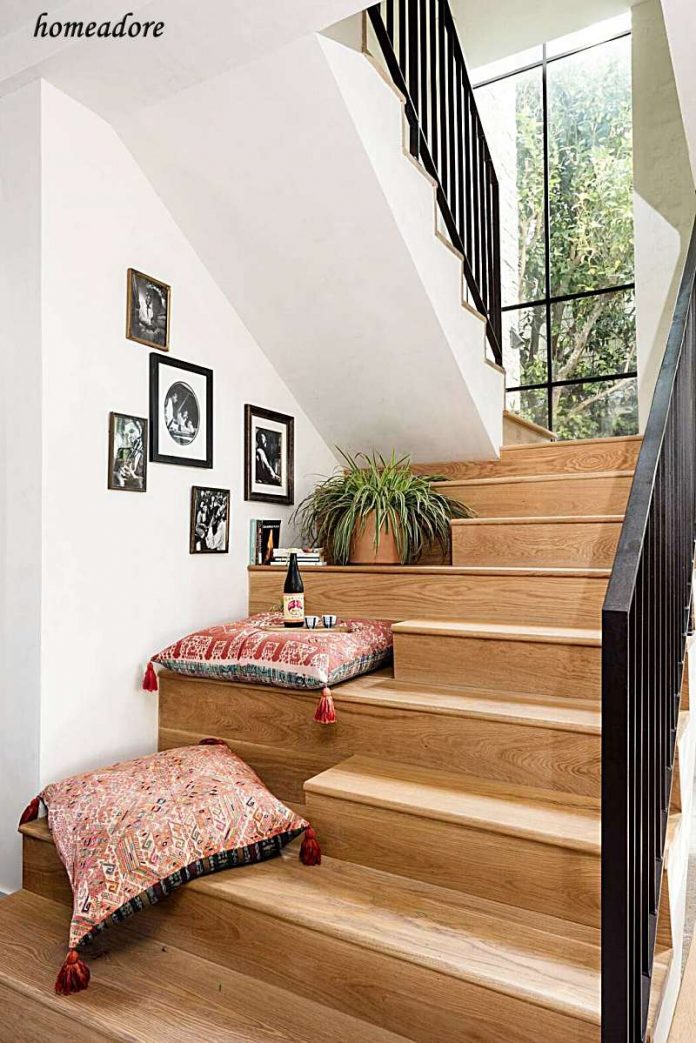 O que colocar embaixo da escada - 20 ideias - Simples Decoração