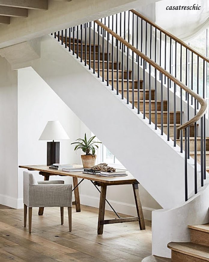 O que colocar embaixo da escada - 20 ideias - Simples Decoração